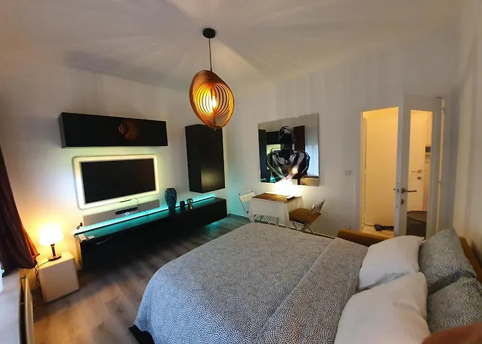 Antwerp Hideaway, Outside Of Low Emission Zone